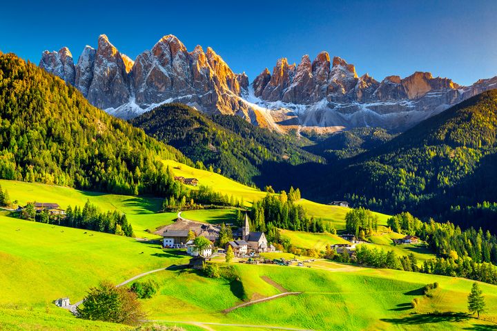 ▲北義阿爾卑斯瑰寶－富內斯山谷草原小教堂。　圖：shutterstock／來源