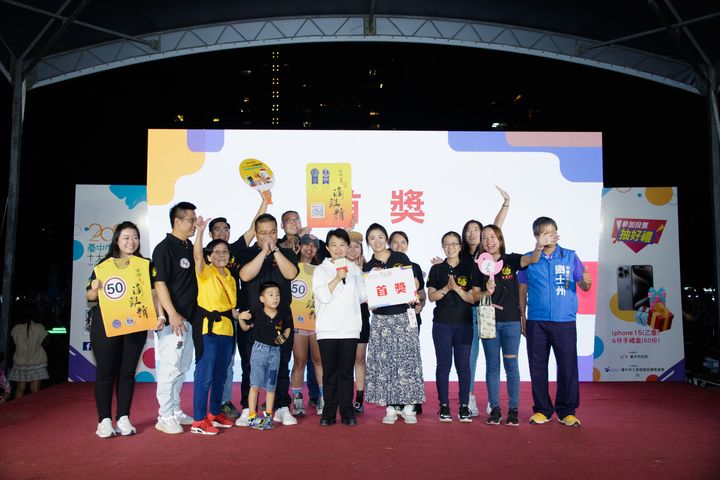 ▲十大伴手禮首獎－玄羽皇家滴雞精 。　圖：台中市政府新聞局／提供
