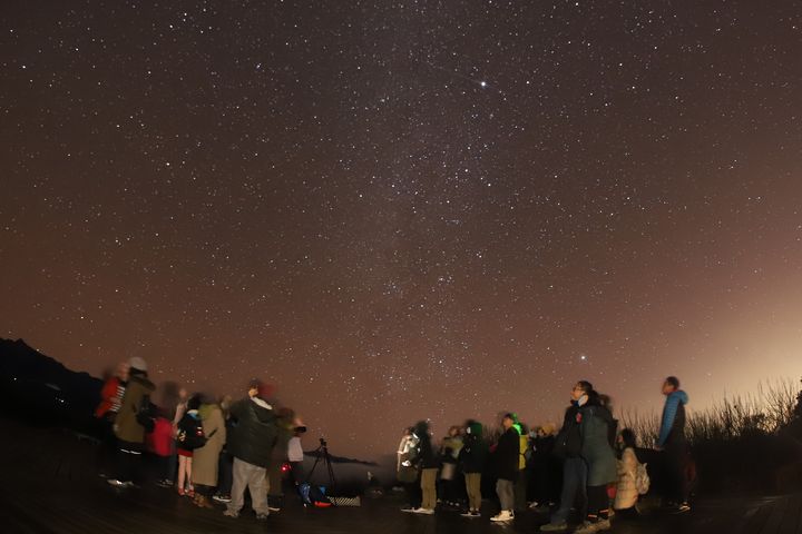 冬末初春天空清澈，特別適宜觀星體驗。　圖：林業及自然保育署嘉義分署／提供