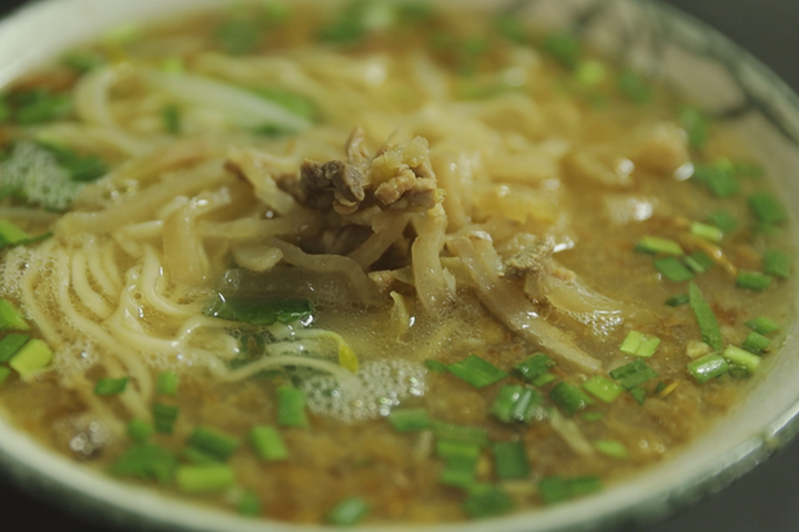 ▲2碗店家：橋頭老麵店-榨菜肉絲(粄條/細麵)。　圖：桃園市政府觀光旅遊局／提供