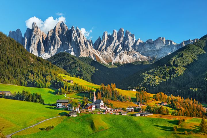 ▲義大利遊程，今年也出現以北部多洛米提山為背景之創新遊程。　圖：shutterstock／來源