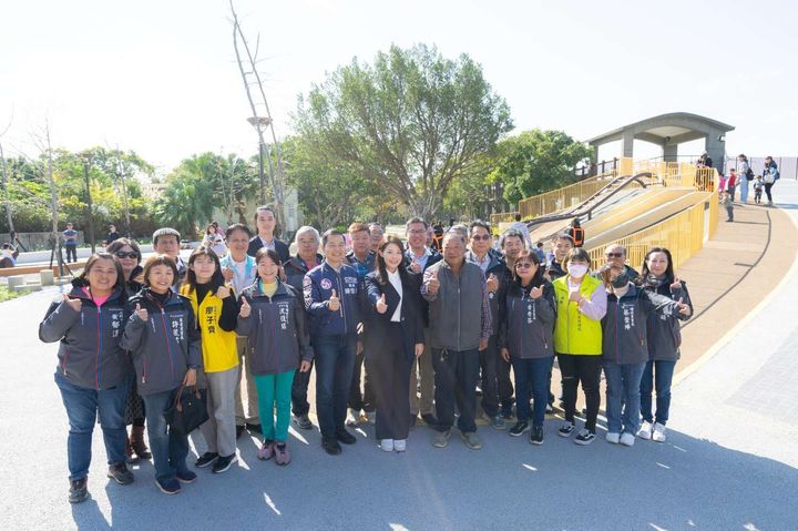 ▲日前新竹市長高虹安前往香山區鹽水公園景觀環境改善工程完工啟用典禮。　圖：新竹市政府觀光工程科／提供