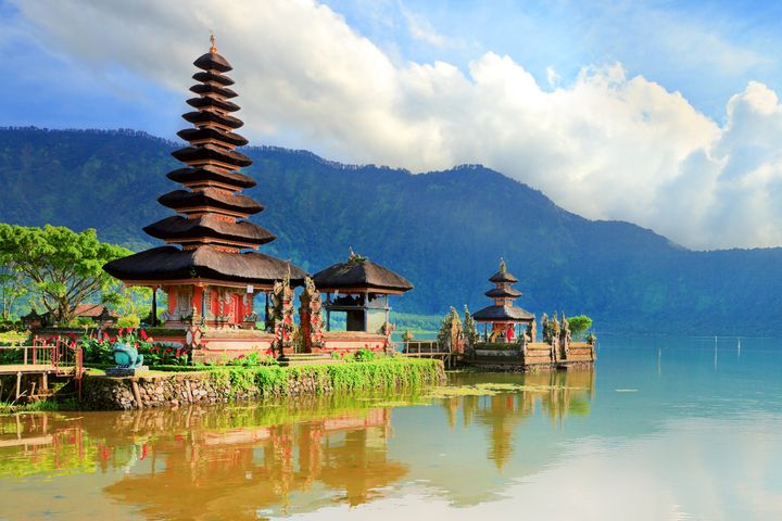 ▲巴里島水神廟永頂級湖景和山景。　圖：shutterstock／來源