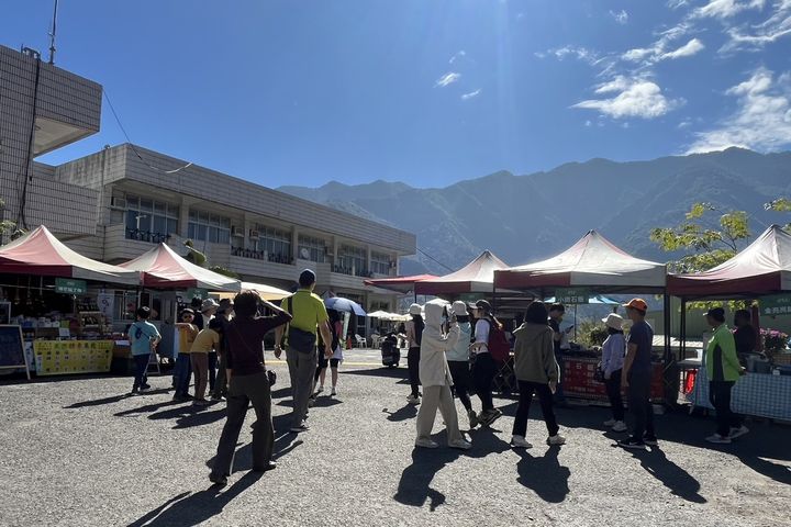 ▲每個月一次的「茂林魯凱護蝶市集」，有機會得到賞蝶限定小禮。　圖：茂林國家風景區管理處／提供