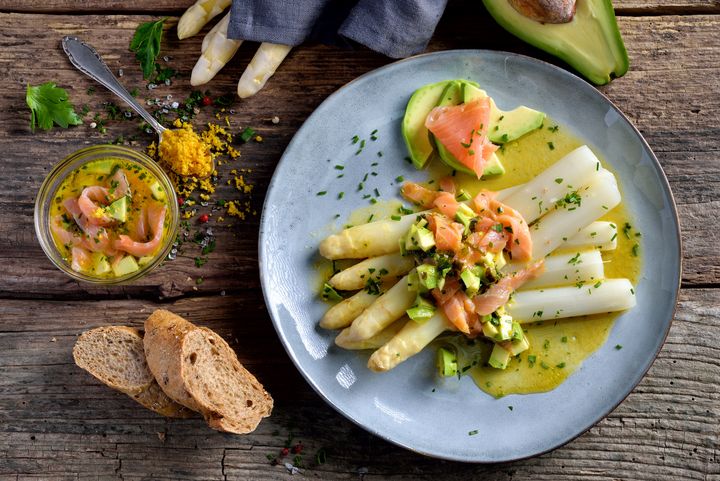▲鮮嫩多汁的白蘆筍，既可當家常菜也是西餐廳重要食材之一。　圖：shutterstock／來源