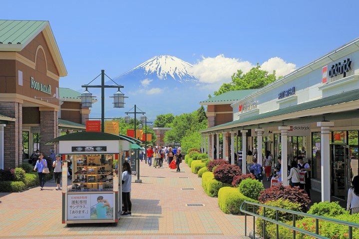 以富士山為背景的御殿場 PREMIUM OUTLETS®，連風景都十分奢侈。　圖：向日遊顧問有限公司／提供