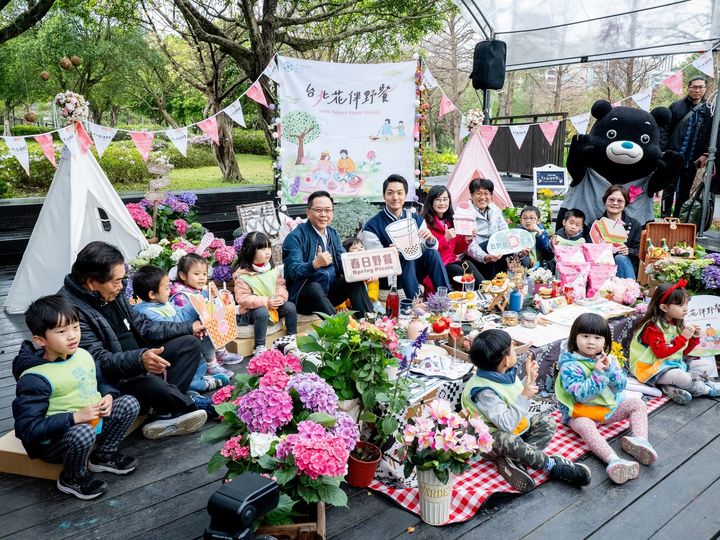 ▲參加「台北花伴野餐」限定遊程、入住台北市旅宿，可獲得限量好康贈禮。　圖：台北市政府觀光傳播局／提供