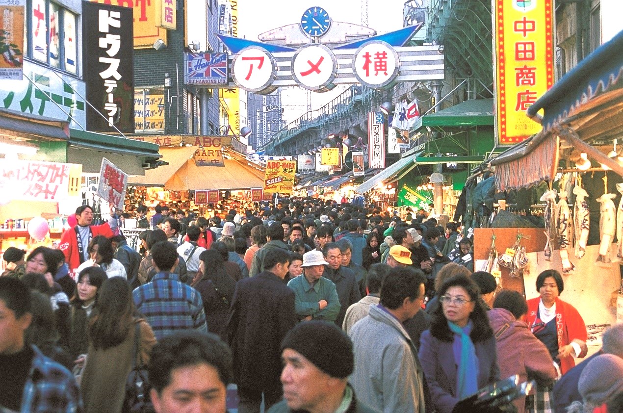 ▲&Here TOKYO UENO 附近有觀光客最愛的阿美橫町，熱鬧非凡，值得一逛。　圖：東京觀光財團／提供
