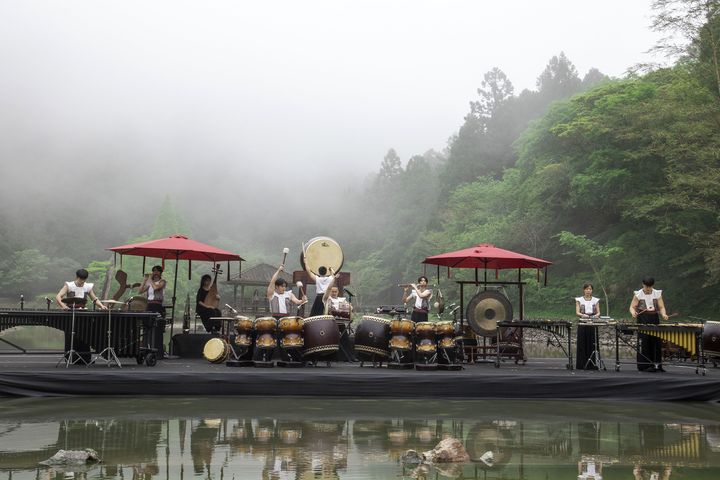 ▲明池水劇場「池中劍 III－神魔之界」穿梭神魔之界的平行宇宙。　圖：力麗觀光／提供