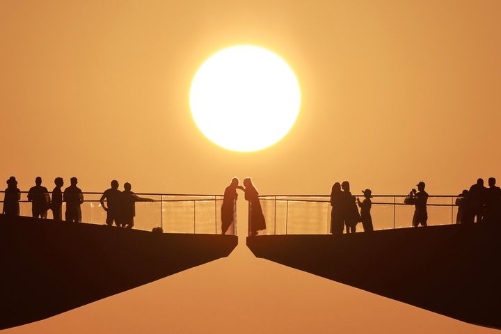 ▲親吻橋是一座獨特的互動式雕塑。　圖：太陽集團／提供
