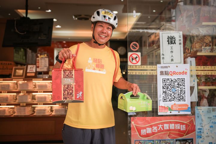 ▲車友可憑著「極南點官方 line」集點打卡活動規劃之景點與店家，兌換好禮。　圖：大鵬灣國家風景區管理處／提供