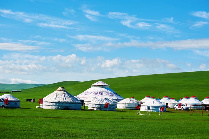 ▲內蒙古呼倫貝爾大草原上的蒙古包，宛如草原上的畫作。　圖：shutterstock／來源