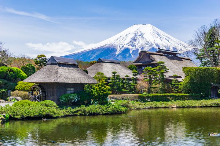 ▲日本河口湖忍野八海景區，周圍有八個美麗而各自精彩的湧泉群。　圖：喜鴻假期／提供