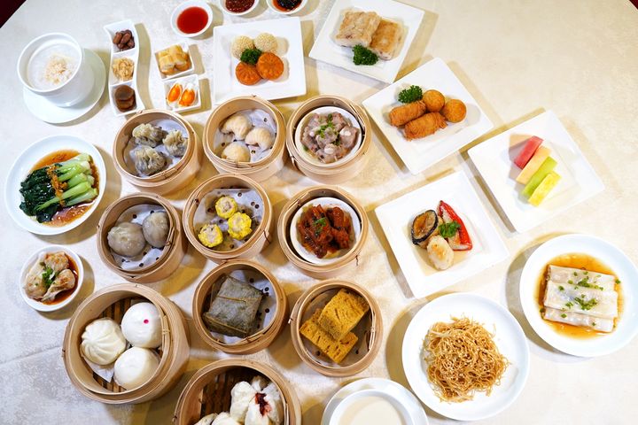 ▲市場獨家的免費中餐餐廳「百味軒」，可暢快大啖道地中式料理。　圖：名勝世界郵輪／提供