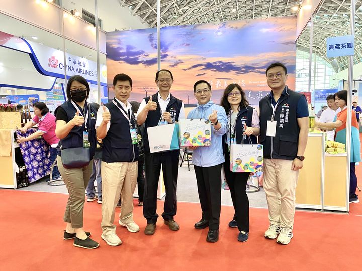 ▲（左2起）台中市政府旅遊行銷科科長巫宗霖、專門委員金保樑、台北市政府觀光傳播局專門委員沈永華。　圖：台中市政府觀光旅遊局／提供