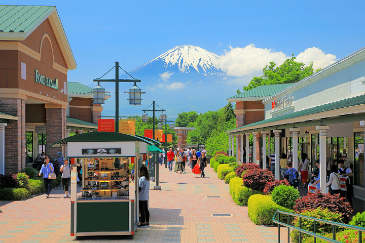 御殿場 PREMIUM OUTLETS ® 為三菱地所旗下首間暢貨中心，也是日本最具代表性的購物商場之一。