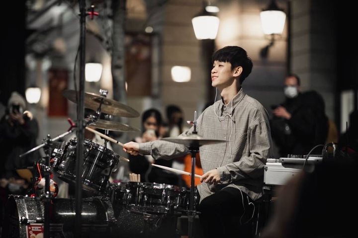 ▲爵士鼓樂手李科穎表演經驗豐富，演出感染力十足，擁有許多忠實粉絲。　圖：臺北市政府觀光傳播局／提供