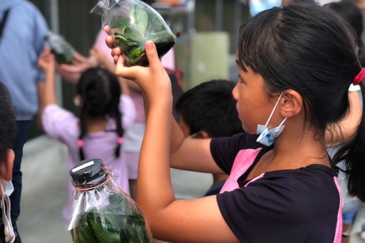 孩子們可以在「研帥蘭園自然農場」嘗試手作蘭花盆栽。　圖：嘉義縣文化觀光局／提供 