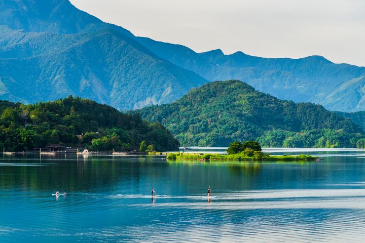 ▲日月潭擁有絕美湖光山色、原住民文化、自行車道與水上活動等豐富觀光資源。　圖：shutterstock／來源