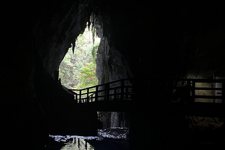 秋芳洞洞口酷似台灣形狀。　圖：向日遊顧問有限公司／提供