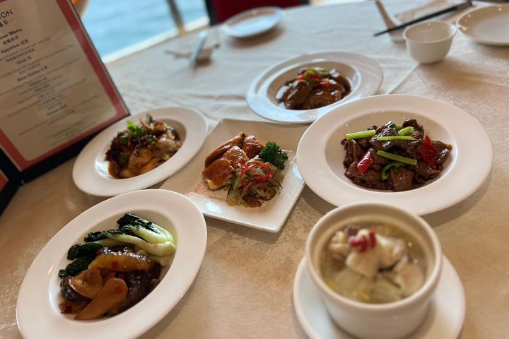 ▲名勝世界壹號為舌尖上的郵輪，免費的中餐餐廳「百味軒」提供豐富中式與港點料理。　圖：名勝世界郵輪／提供