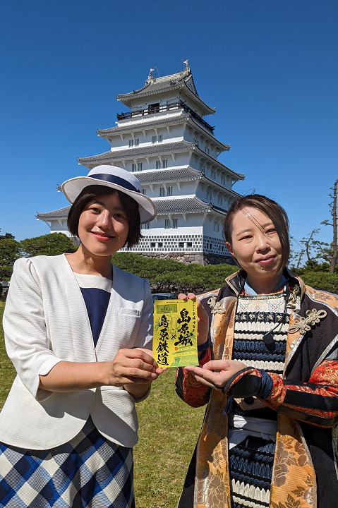 由島原武將帶領遊客一起逛島原城，格外有意思