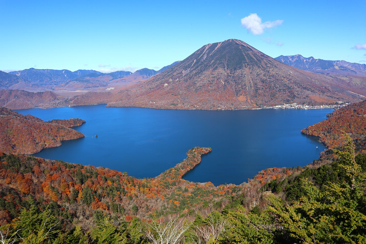 中禪寺湖無論在自然景觀還是文化歷史方面都充滿魅力。