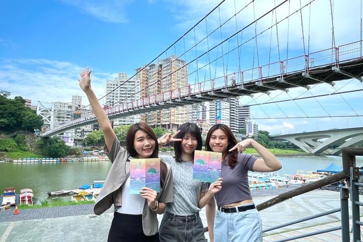▲碧潭景點數位集章抽大獎活動，除了深度旅遊碧潭，還有機會抽中iPhone15。　圖：新北市政府觀光旅遊局／提供  