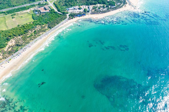 ▲日月灣旅遊度假區，享有「海南黃金海岸」美稱。　圖：shutterstock／來源