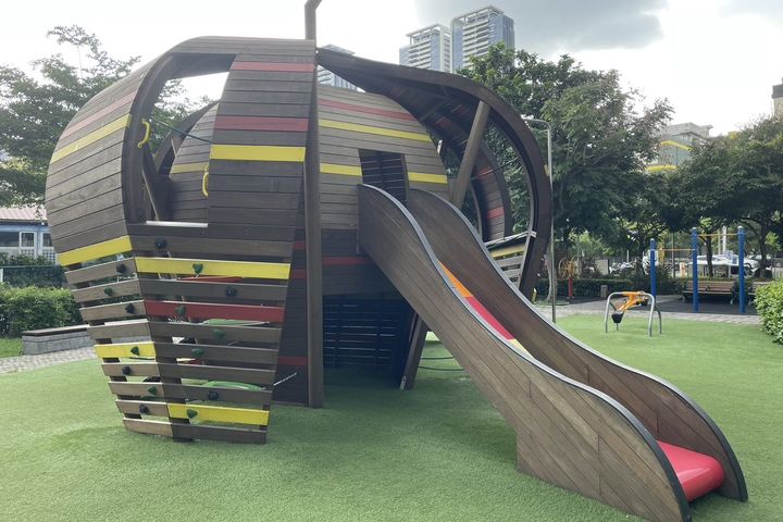 中山430公園樹果造型遊戲具。　圖：臺北市政府工務局公園路燈工程管理處／提供