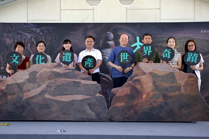 兩岸貴賓共同啟動開幕，展現「文化遺展、世界奇蹟」的兵馬俑與秦始皇帝陵特展。　圖：中華翰維文化推廣協會／提供 