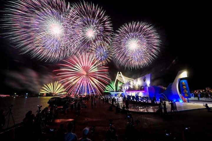 東石海之夏8/31登場，邀請民眾體驗來看演唱會、海上煙火秀。　圖：嘉義縣文化觀光局／提供