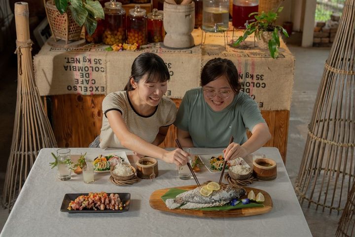 ▲大埔部落品嘗創意部落美食。　圖：花東縱谷國家風景區管理處／提供