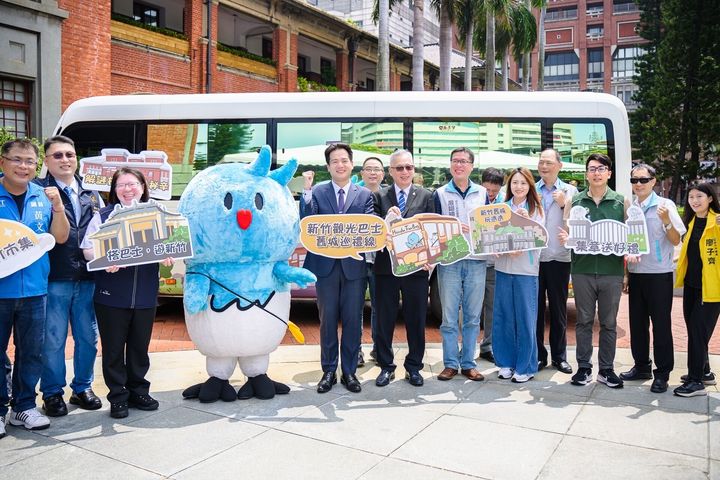9/14起正式推出免費舊城區假日觀光巴士服務「新竹觀光巴士－舊城巡禮線」，提升遊客的旅遊體驗。　圖：新竹市政府整合行銷科／提供