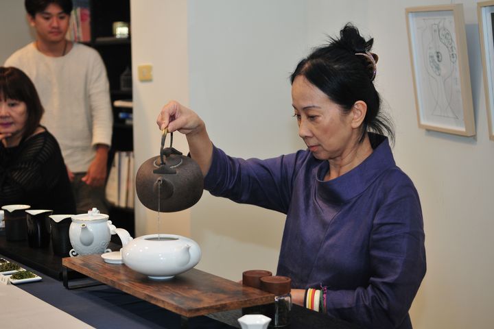 ▲「天涯共此時」－薈韻雅集活動，品茶環節召集人：生態野茶－俞瑞玲。　記者-張偉浩／攝