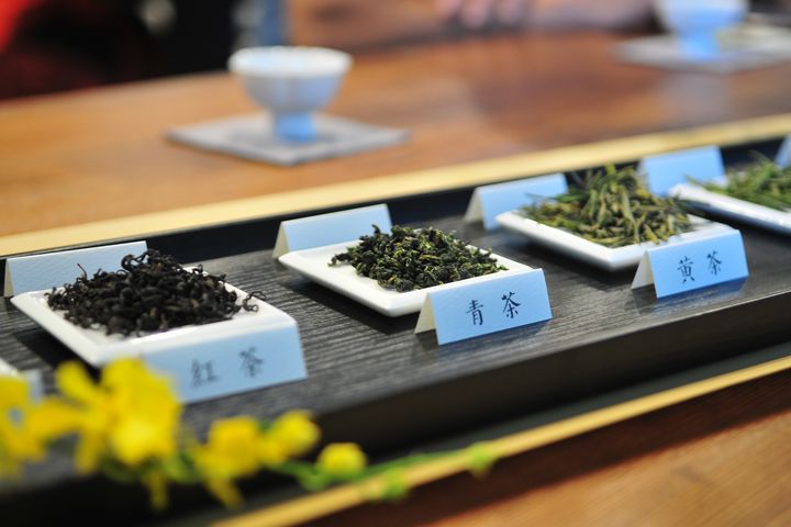 ▲活動中也讓賓客品味大陸各種茗茶，遊歷特色茶鄉，為舌尖上帶來溫潤茶香。　記者-張偉浩／攝