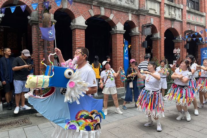三峽民權老街於推出「秋遊三峽添好運＋新北青創在老街」消費滿額抽好禮活動。　圖：新北市政府經濟發展局／提供