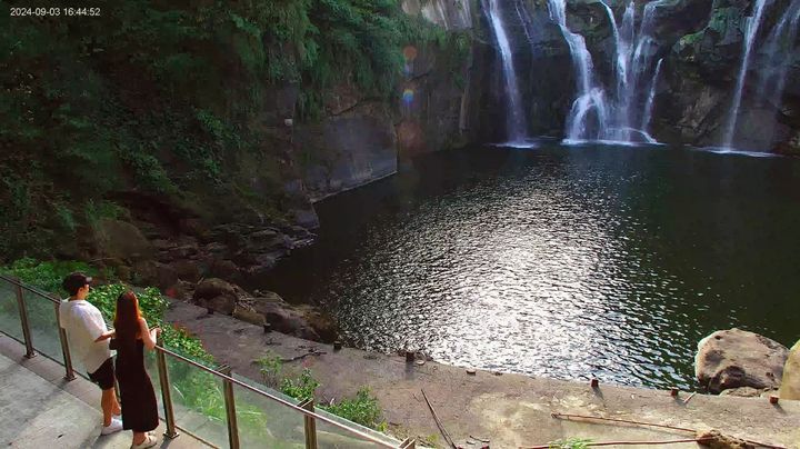 ▲十分瀑布公園是避暑踏青好去處。　圖：新北市政府觀光旅遊局／提供