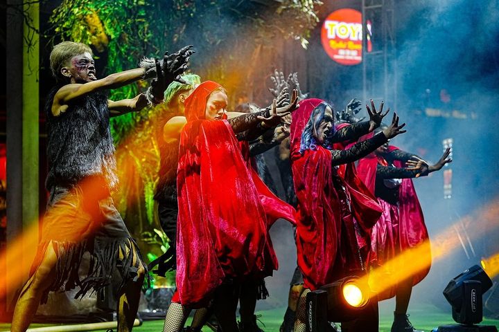 ▲萬聖節驚魂之夜的劇場表演。　圖：雙威主題樂園／來源