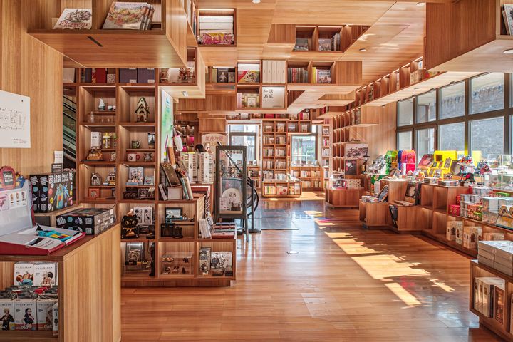 ▲從 Page One 北京坊店可看到正陽門城樓與箭樓，在新穎中帶著古意。　圖：shutterstock／來源