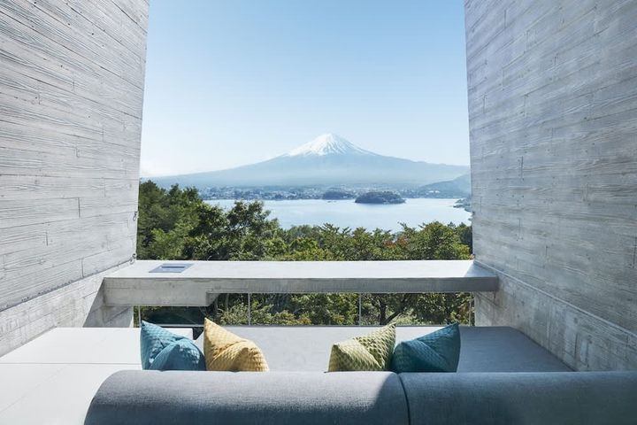 ▲每間客房配有可將富士山全景盡收眼底的超大獨立露台。　圖：Klook／提供