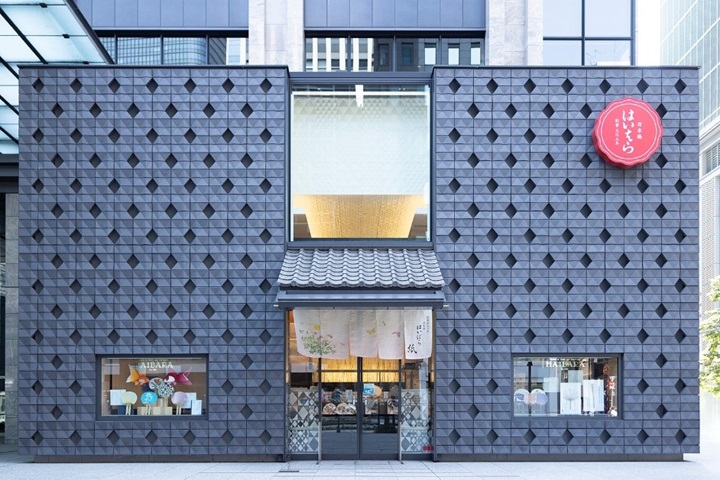 以「色硝子」為主題，隨著光線照射的狀態，店鋪外觀變化出多樣的菱形圖案。　圖：© HAIBARA／提供