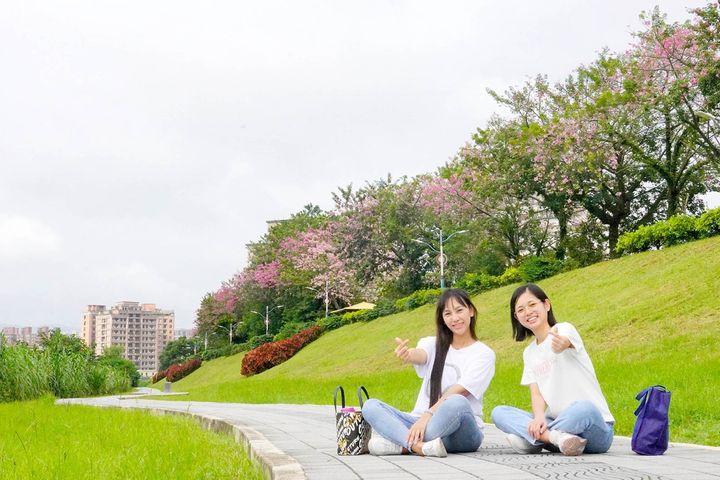 與朋友一起度過浪漫滿分的秋日時光。　圖：新北市政府水利局／提供