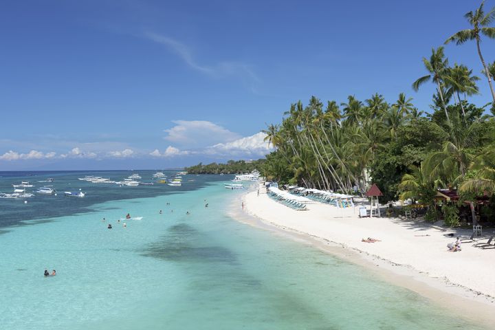 薄荷島 Alona Beach 素有小長灘之稱，推薦海島愛好者列入必訪清單。　圖：Shutterstock／來源