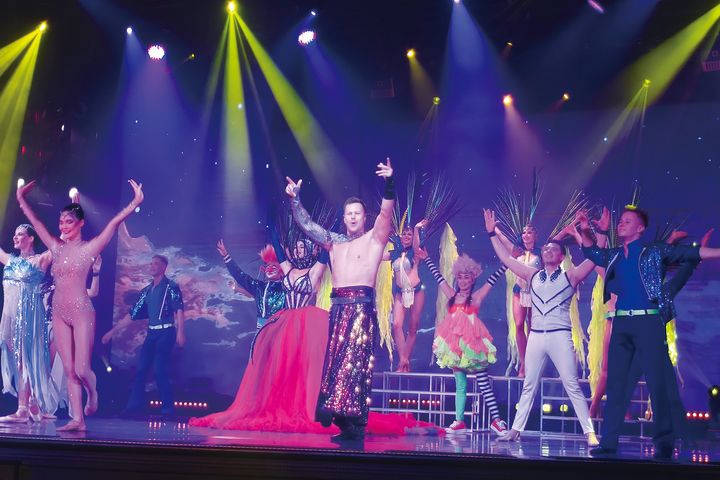 ▲名勝世界壹號杜拜首航儀式精彩的演出宛如一場視覺饗宴。　圖：名勝世界郵輪／提供