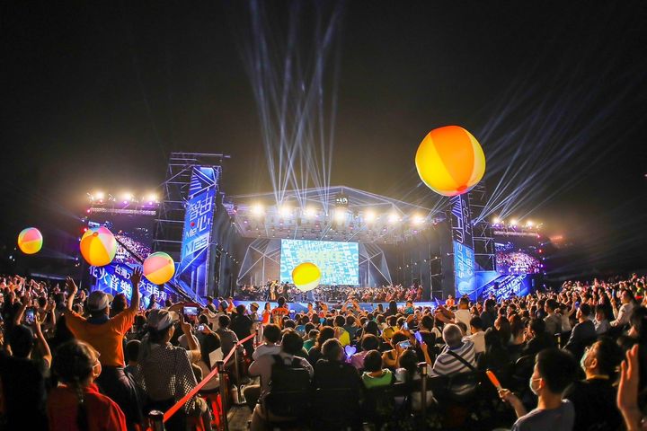 2024日月潭Come!BikeDay花火音樂嘉年華，「台灣大哥大日月潭花火音樂會」11/16在日月潭水社中興停車場盛大展開。　圖：日月潭國家風景區管理處／提供