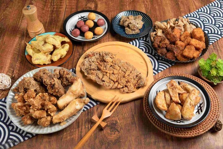 「2024高雄鹹酥雞嘉年華」有眾多名店齊聚，一炸高下。　圖：高雄市政府觀光局／提供