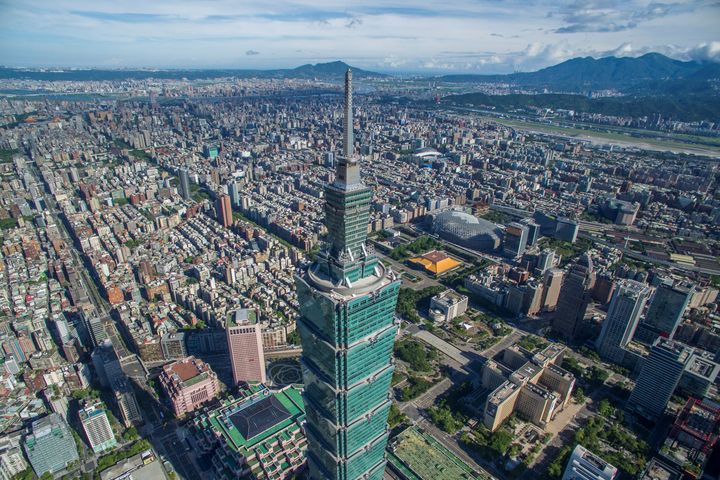 台北101紀念品店即日起至11月29日，祭出精選商品85折優惠並特別推出限定贈品活動。　圖：臺北市政府觀光傳播局／提供