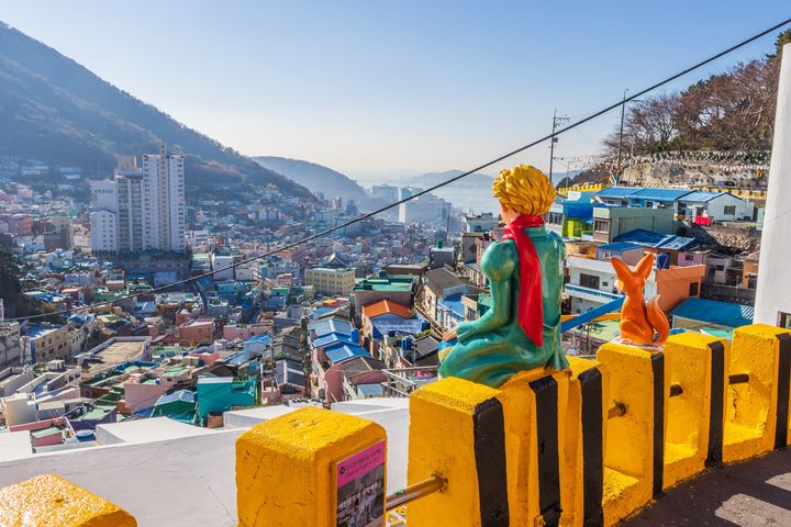▲暢遊釜山，漫遊甘川洞彩繪村。　圖：shutterstock／來源