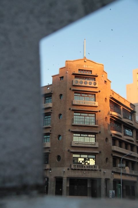 ▲林百貨，復古典雅的建築風格為作品增添了濃厚的歷史氛圍，展現了台南的獨特城市魅力。　圖：臺南市政府觀光旅遊局／提供